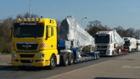 transport of cranes in convoi